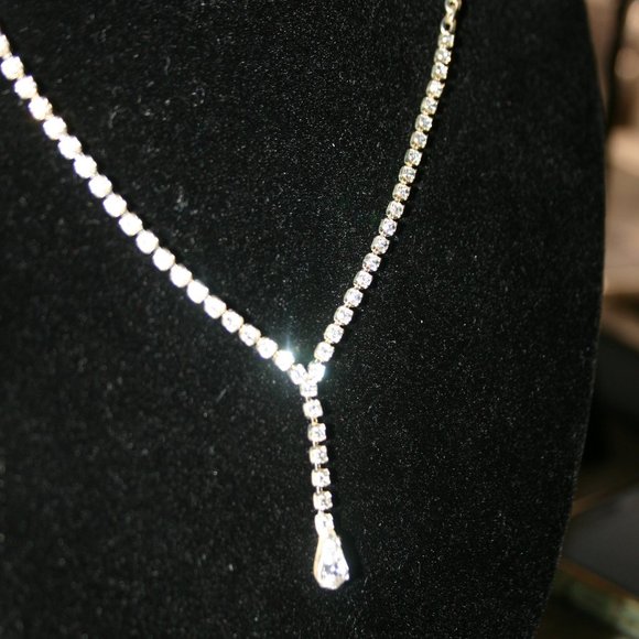 Vintage Faux Silver Necklace - Picture 3 of 3